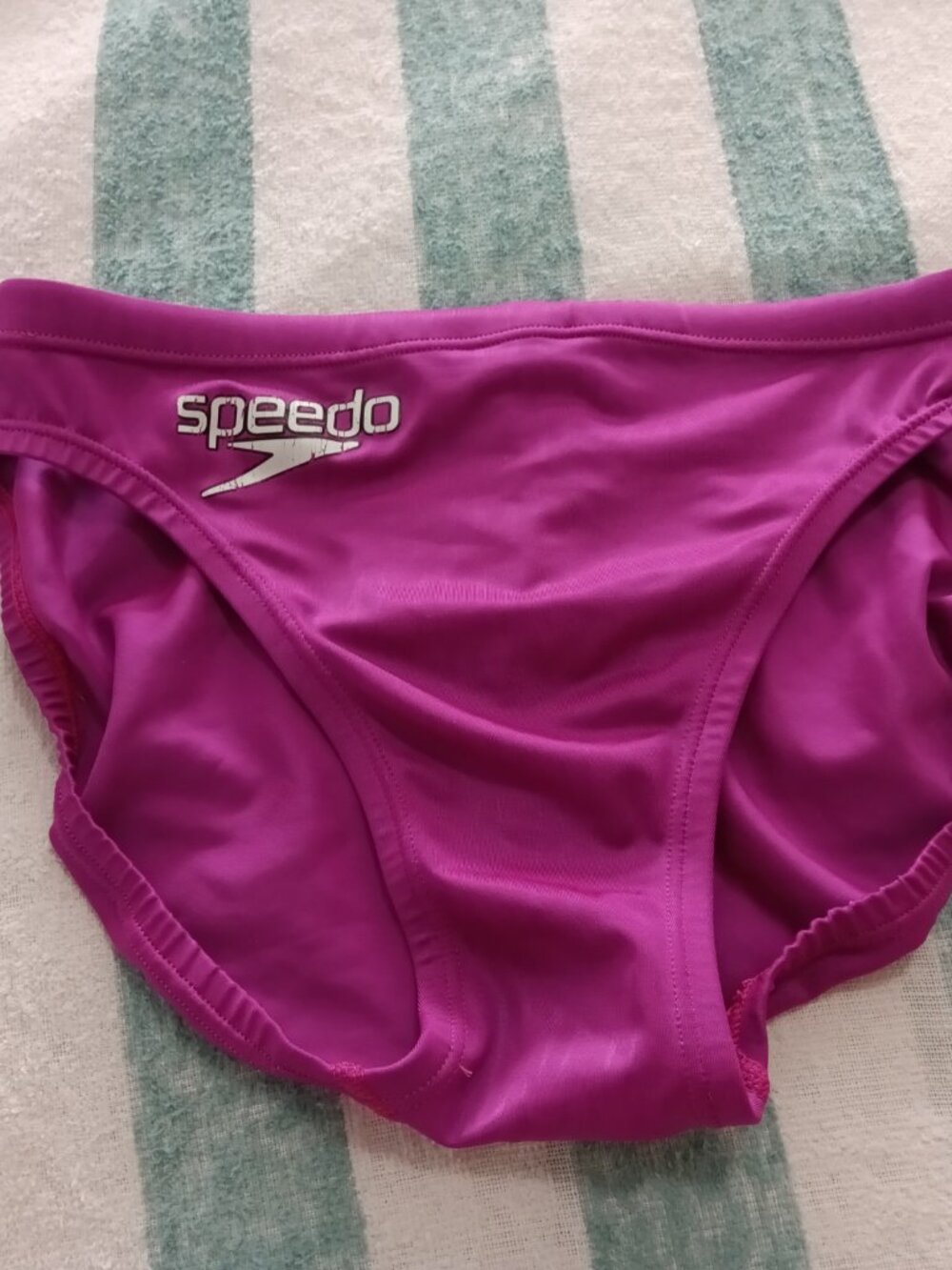 (*) VINTAGE JAPANESE COMPETITIVE SWIM BRIEF, MAGENTA, JASPO "O" - (Pre-Owned)